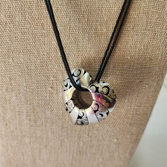 Brighton Scrolled and Etched Puffed heart Pendant Necklace‎ - Picture 6 of 7